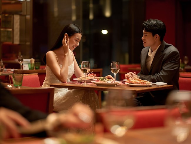 IN LOVE AT SAIGON CAFÉ